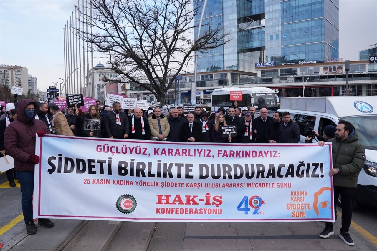 HAK-İŞ Genel Başkanı Mahmut Arslan başkanlığındaki heyet, "Kadına Yönelik Şiddete Karşı...