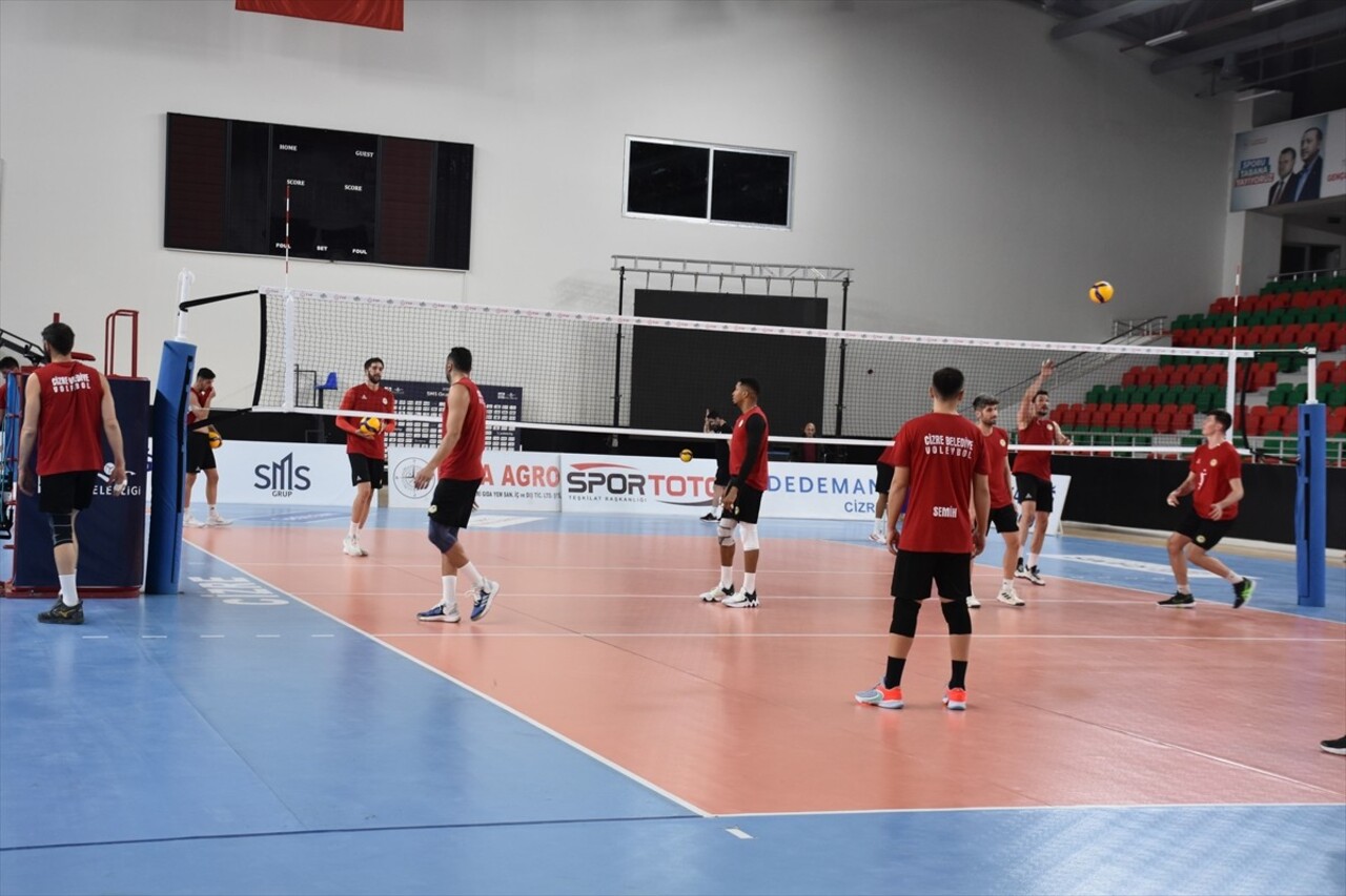 Voleybol SMS Grup Efeler Ligi ekiplerinden Rams Global Cizre Belediyespor, sahasında ON Hotels...