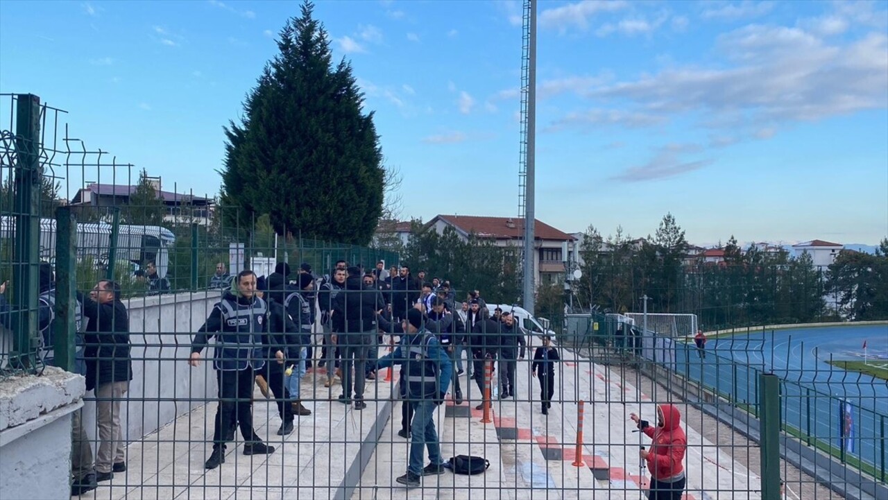 Bölgesel Amatör Ligi (BAL) 5. Grup'ta oynanan ASD Yapı Eflanispor-Çankırı Futbol Kulübü...