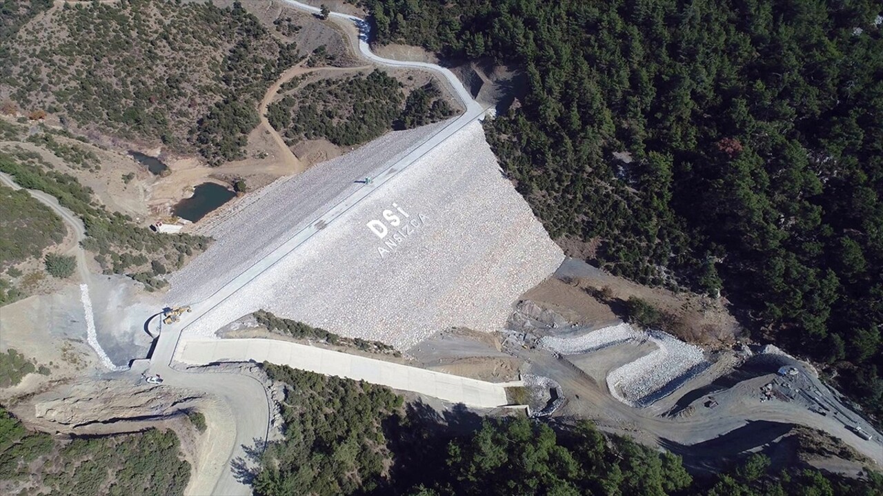 İzmir'deki Ansızca ve Armutlu barajlarının içme suyu kapsamına alındığı, bu barajlardan kente...