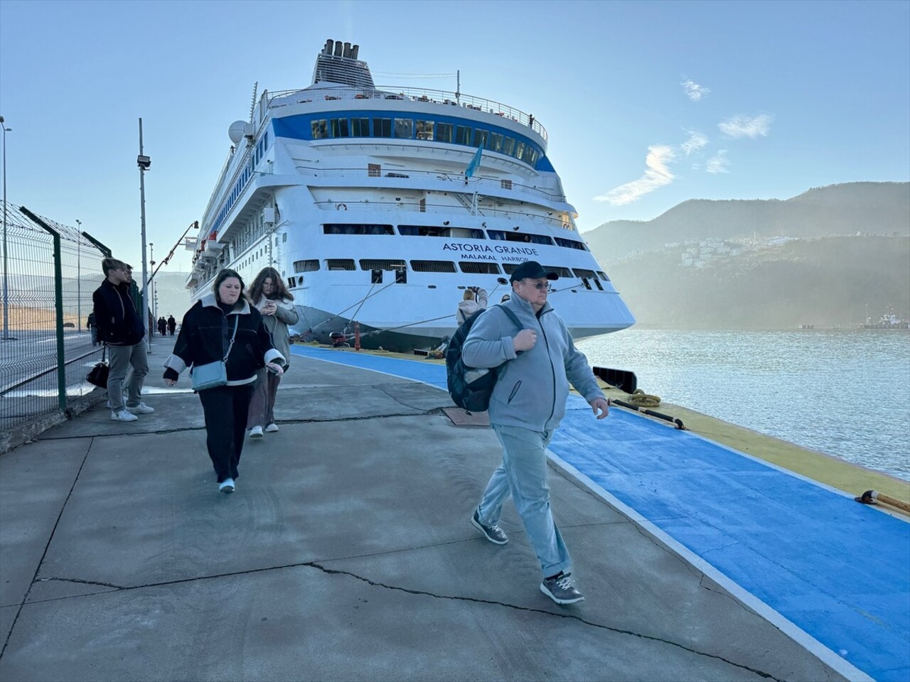 Rusya'nın Soçi kentinden hareket eden "Astoria Grande" adlı kruvaziyer, Bartın'ın Amasra ilçesine...