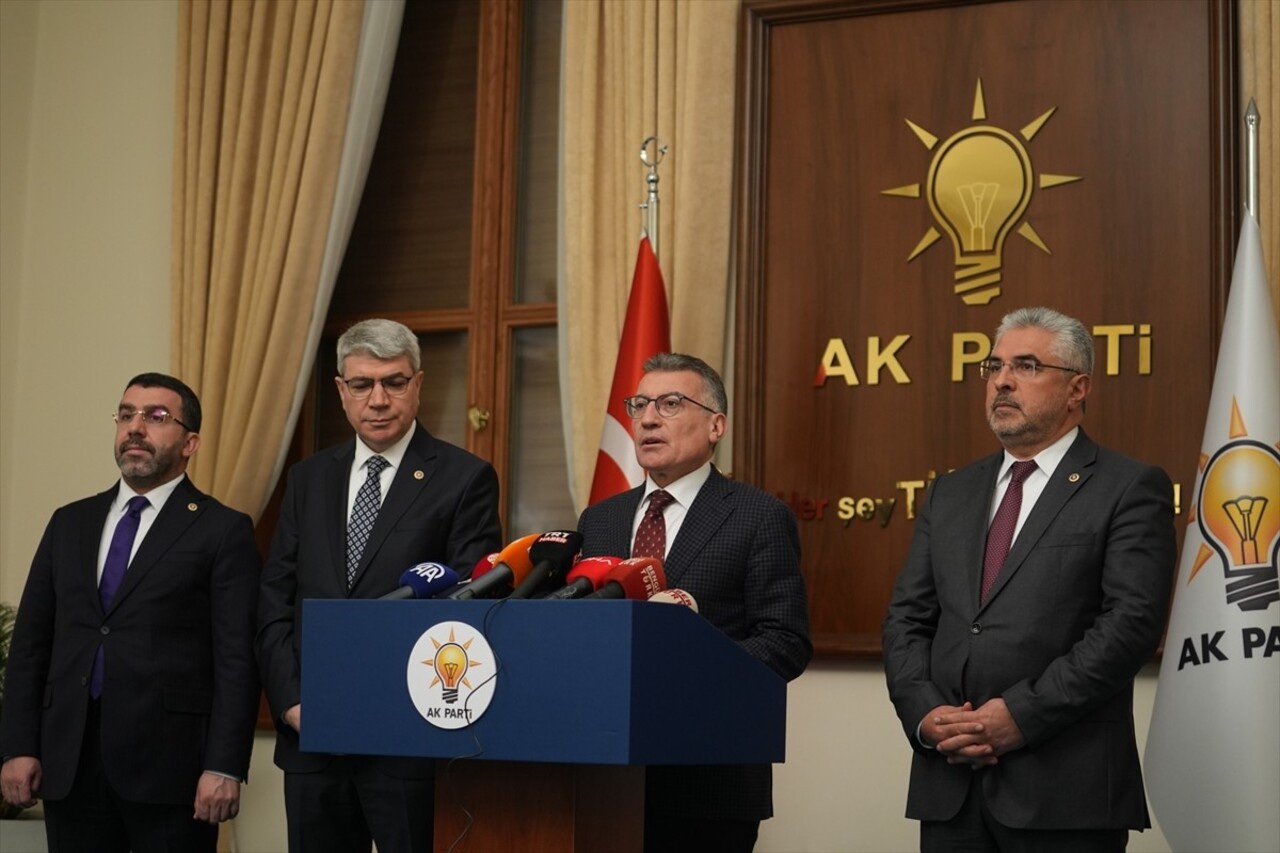 AK Parti Grup Başkanı Abdullah Güler, Devlet Memurları Kanunu İle Bazı Kanun Ve Kanun Hükmünde...