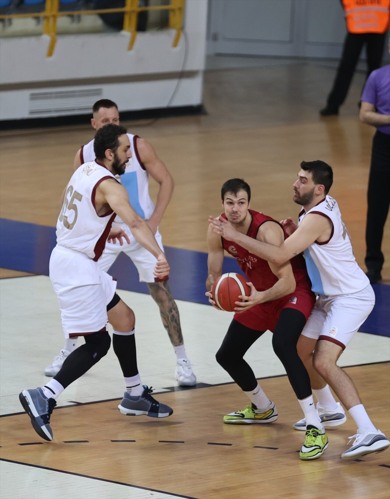 Türkiye Sigorta Türkiye Basketbol Ligi 13. hafta mücadelesinde Trabzonspor ile Gaziantep Basketbol...