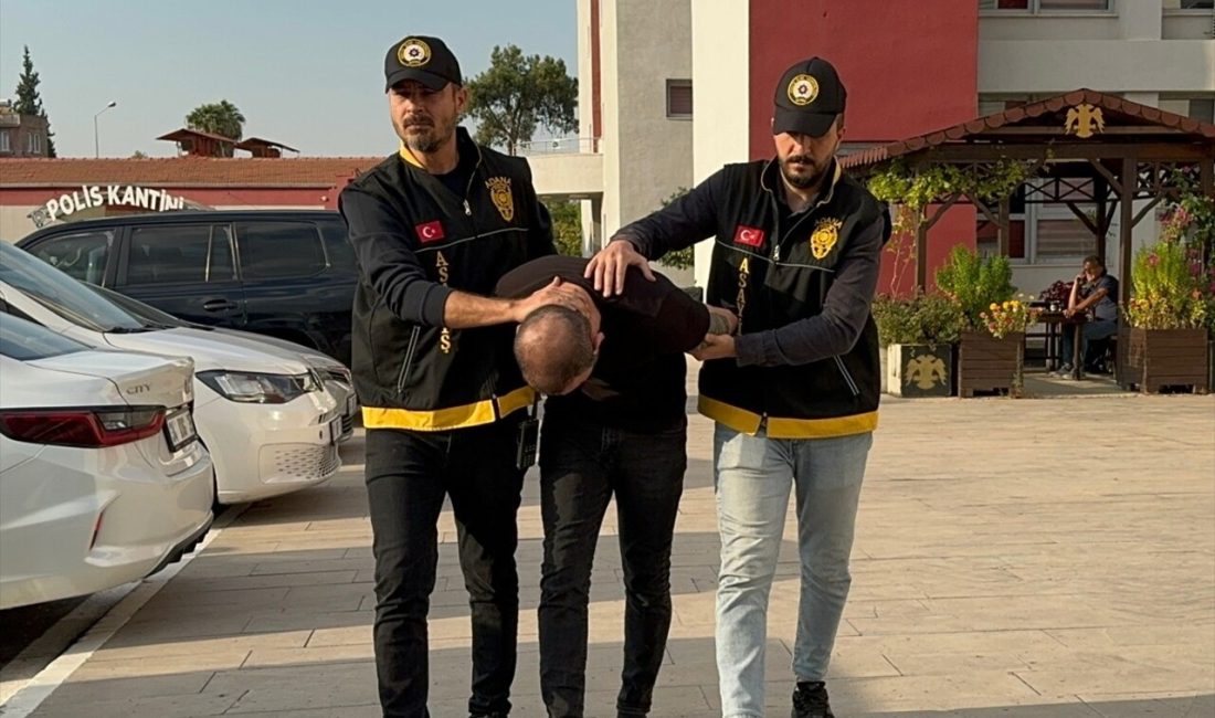 Adana'da kuyumcu dükkanında silahlı