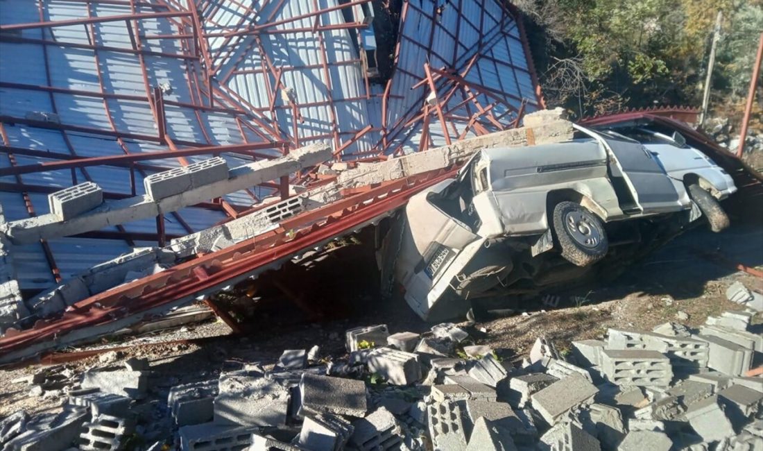 Alanya'da etkili olan fırtına,