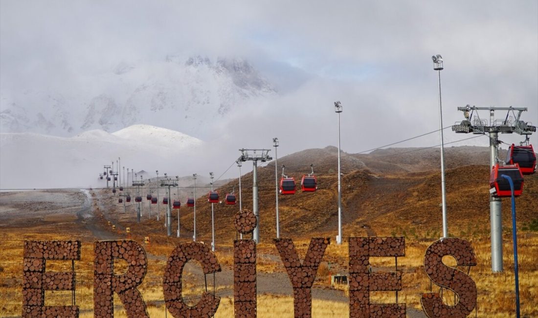 Erciyes Kayak Merkezi'nde kar