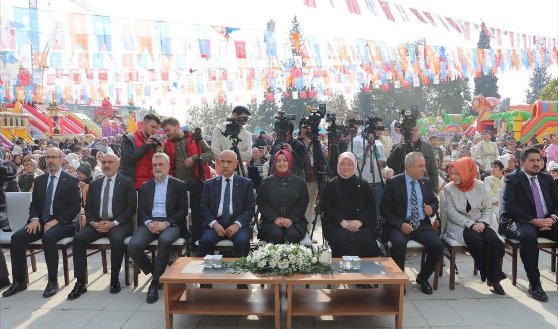 Kahramanmaraş'ta çocuk şenliğinde konuşan