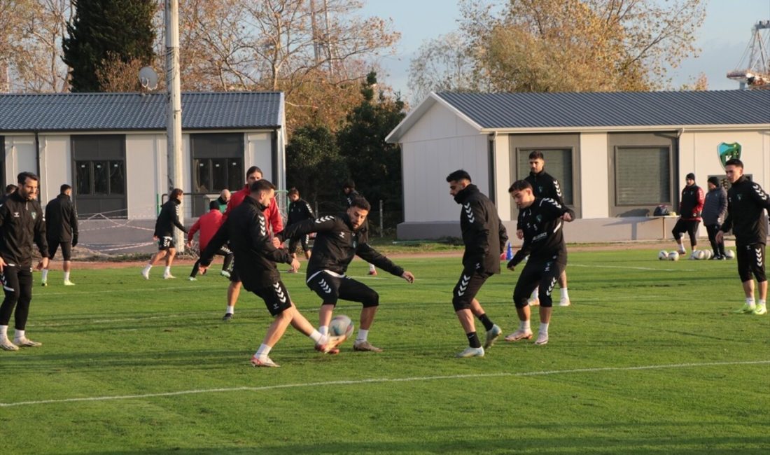 Kocaelispor, Adanaspor karşısında galibiyet