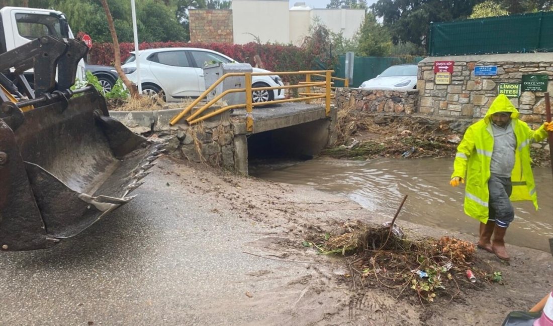 Muğla'da aralıklarla süren sağanak