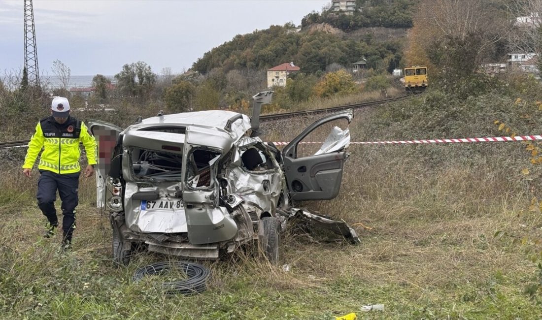 Zonguldak'ta bakım treninin çarptığı