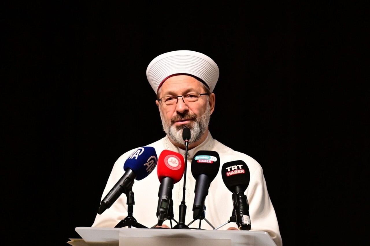 Diyanet İşleri Başkanı Ali Erbaş, Büyük Çamlıca Camisi 1071 Konferans Salonu'nda düzenlenen "Dünya...