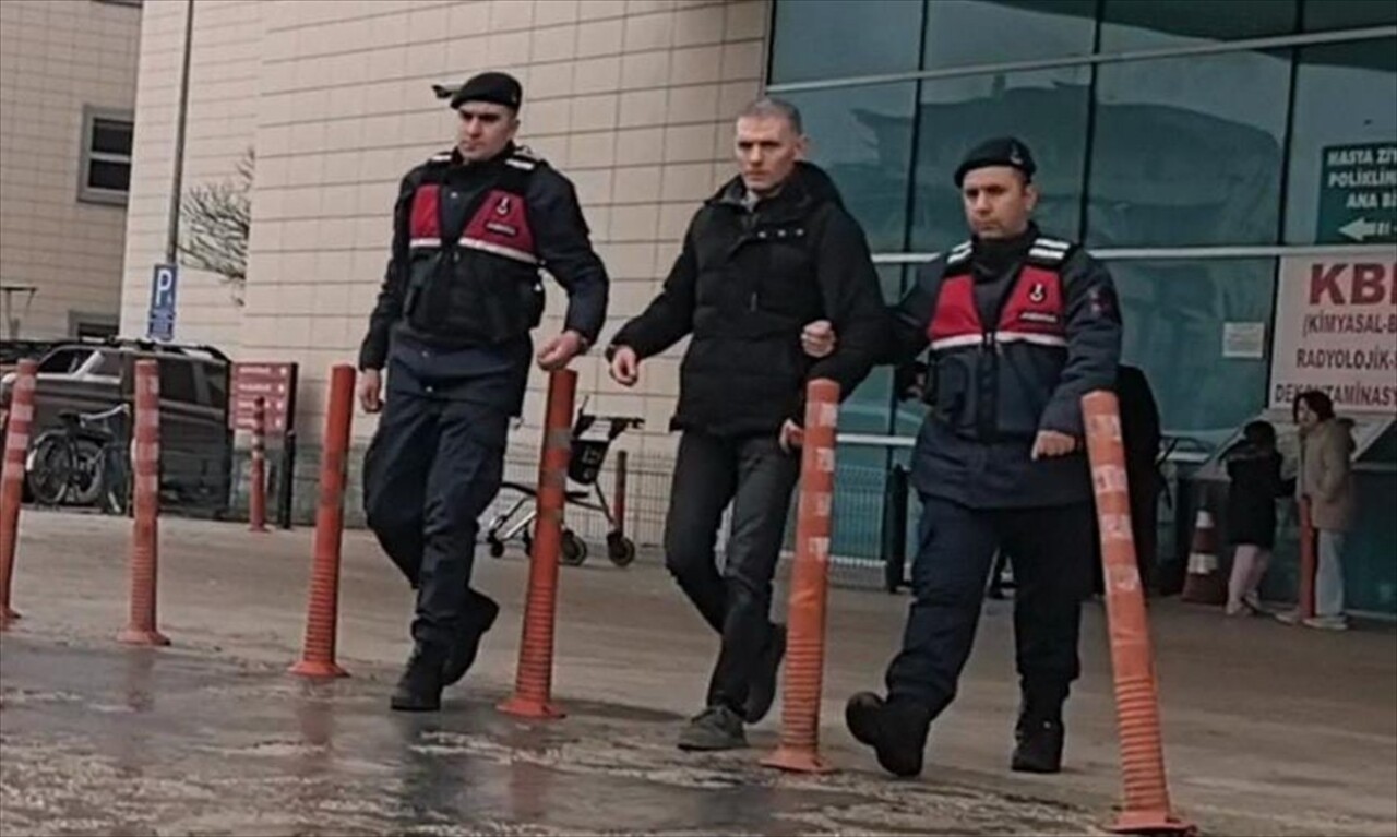 Bursa'nın İnegöl ilçesinde FETÖ üyeliğinden hakkında kesinleşmiş hapis cezası bulunan firari...