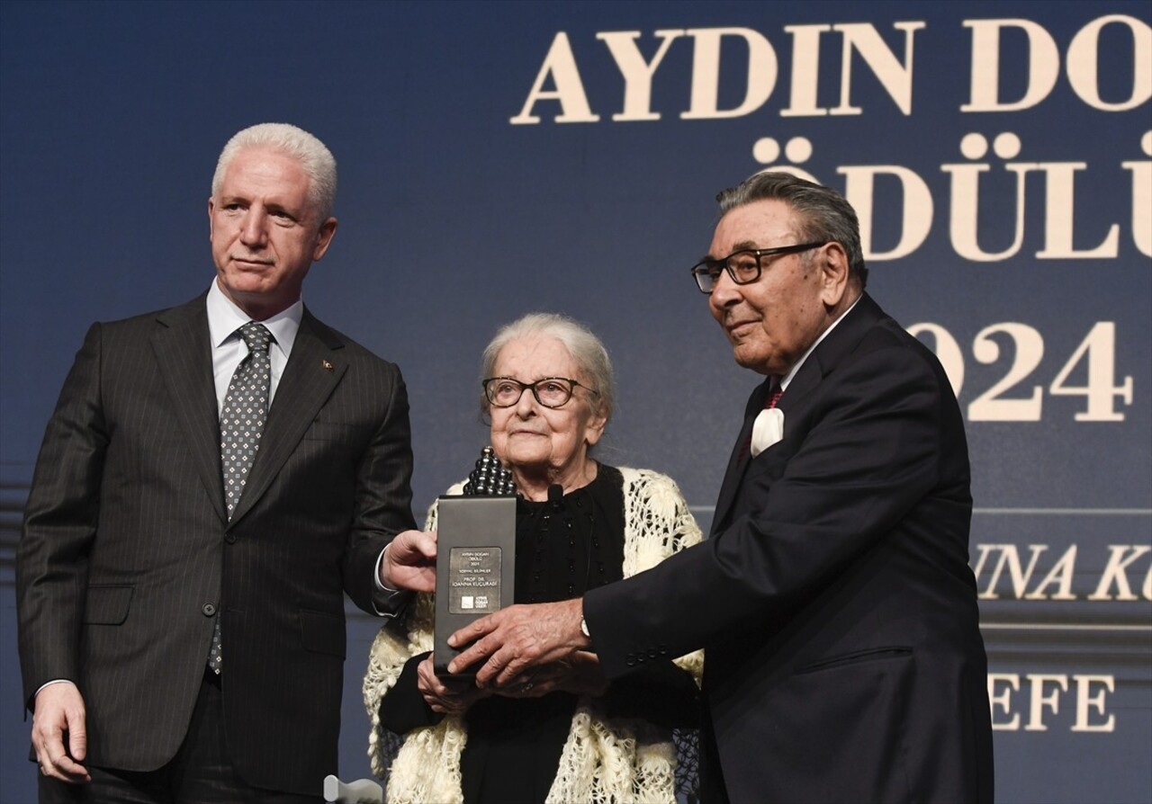 Aydın Doğan Vakfı tarafından 28'incisi düzenlenen Aydın Doğan Ödülü, felsefe ve insan hakları...