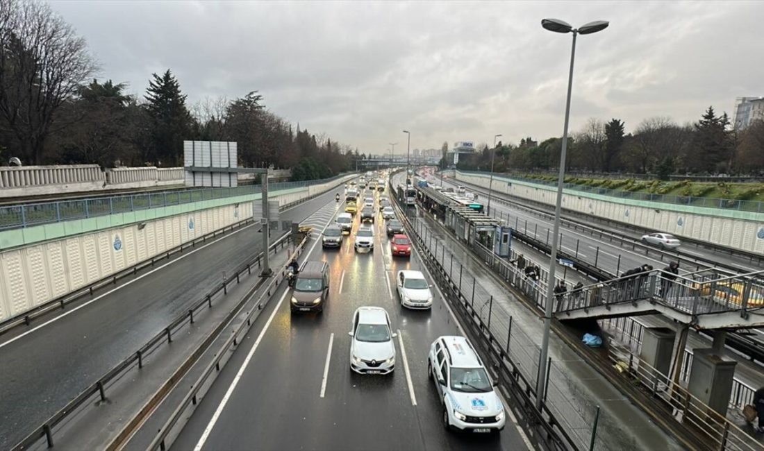 İstanbul'da yağmur sonrası trafik