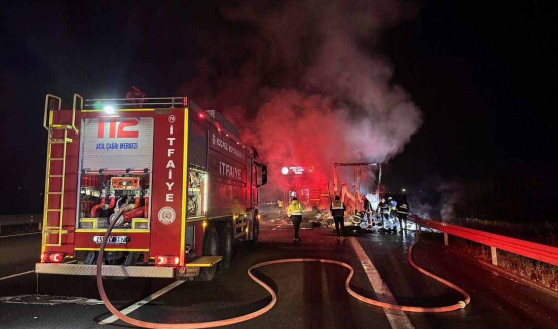 Sakarya'da lastik yüklü dorsedeki